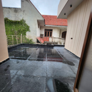 Kitchen in 5 BHK Villa at Sainik Farm – for Sale
