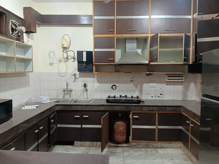 Kitchen, omaxe-designer-villas-mayfield-garden 4 Bedroom 2700 Sq.Ft. Villa In Sector 51 Gurgaon 9449468