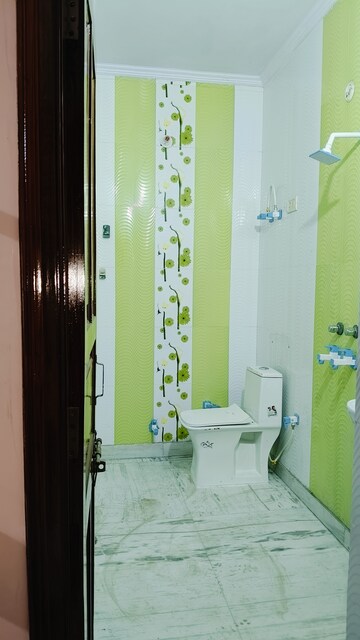 Bathroom in 2.5 BHK Independent House at Sector 16 – for Rent