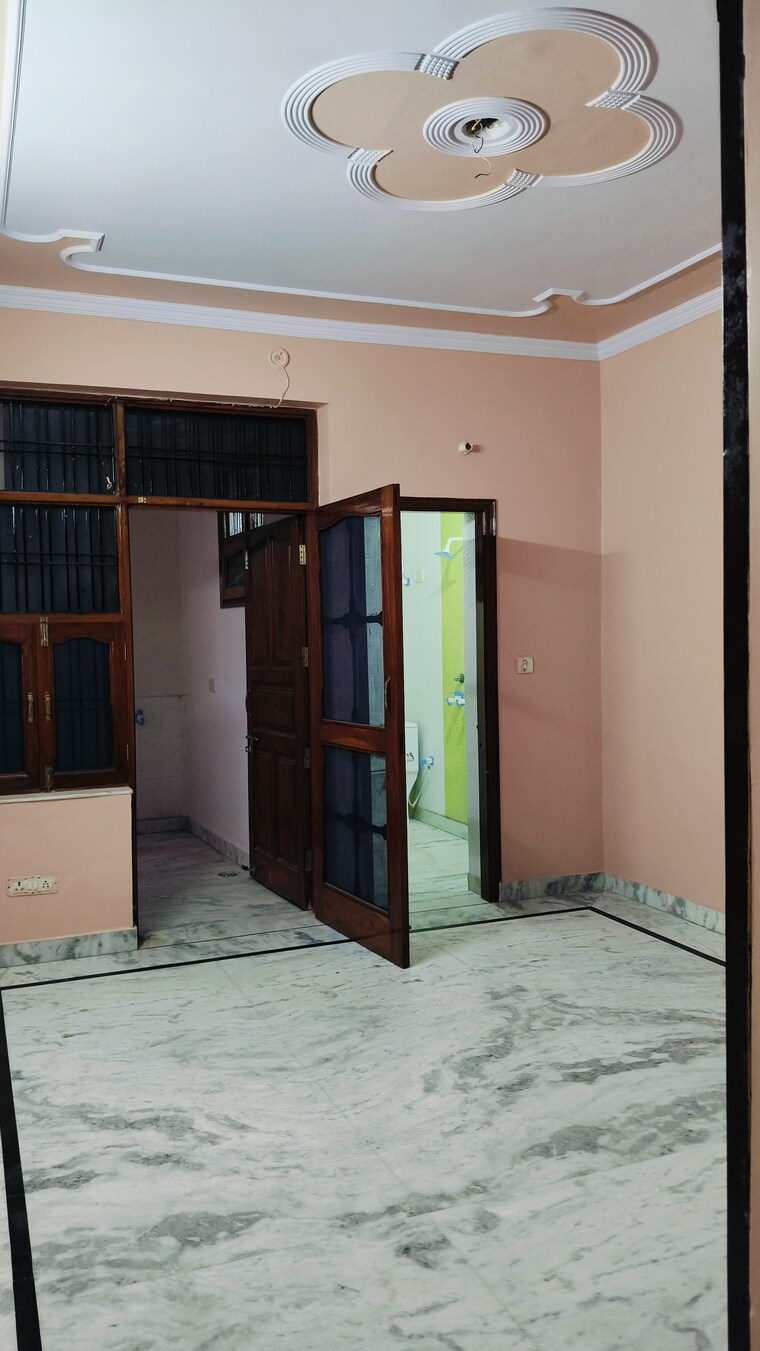 Room, sector 16 2.5 Bedroom 1440 Sq.Ft. Independent House In Sector 16 Faridabad 9449546