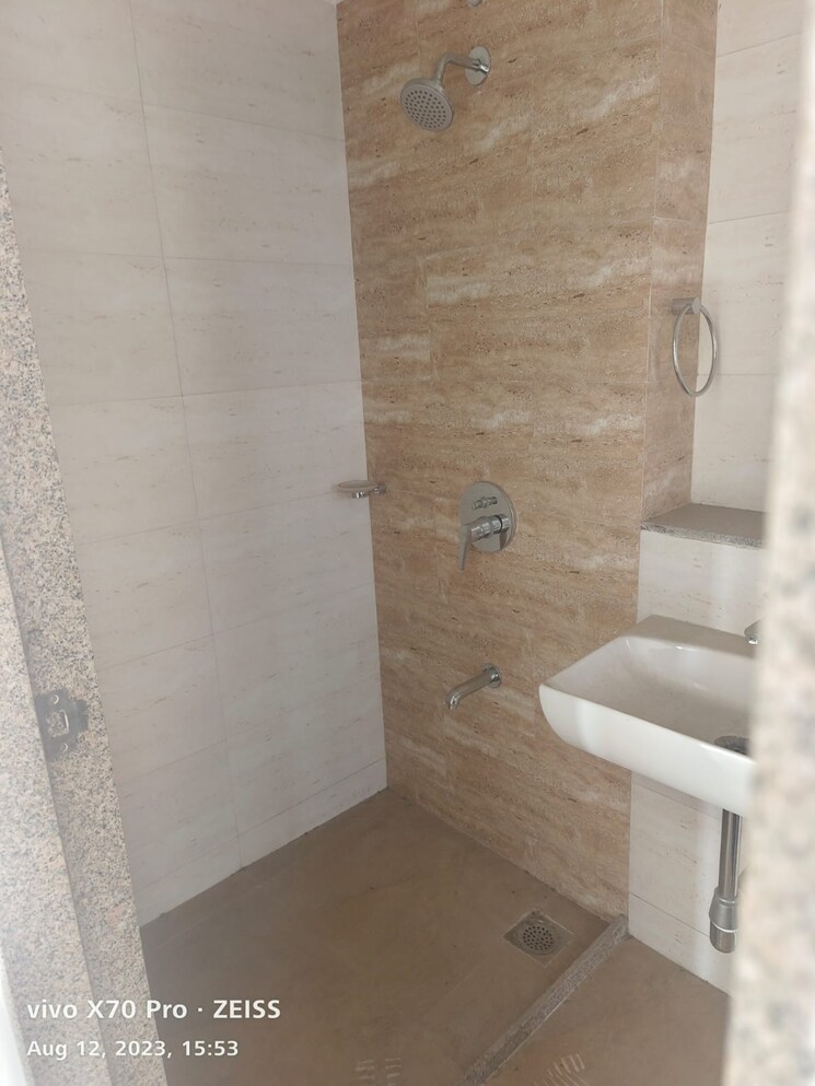 Bathroom, nahar-cayenne 2 Bedroom 790 Sq.Ft. Apartment In Powai Mumbai 9449518