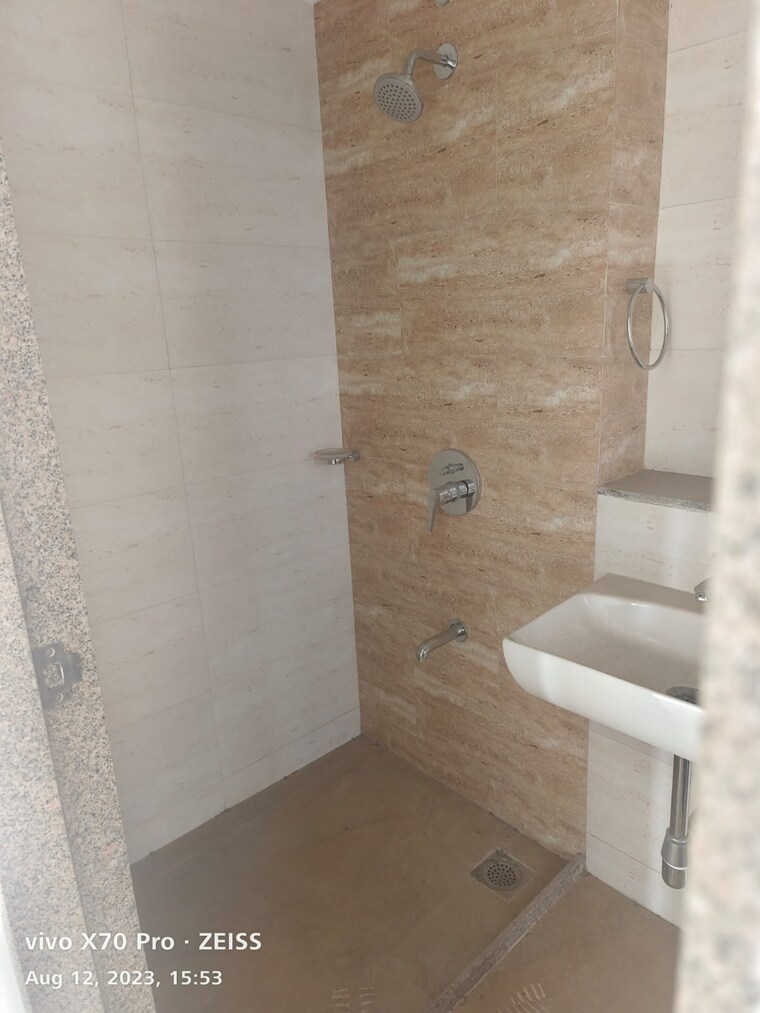 Bathroom, nahar-cayenne 2 Bedroom 790 Sq.Ft. Apartment In Powai Mumbai 9449518