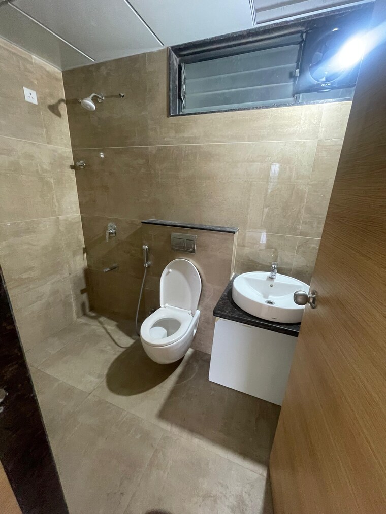 Bathroom, kalpataru-jade-residences 3.5 Bedroom 1910 Sq.Ft. Apartment In Baner Pune 9449623