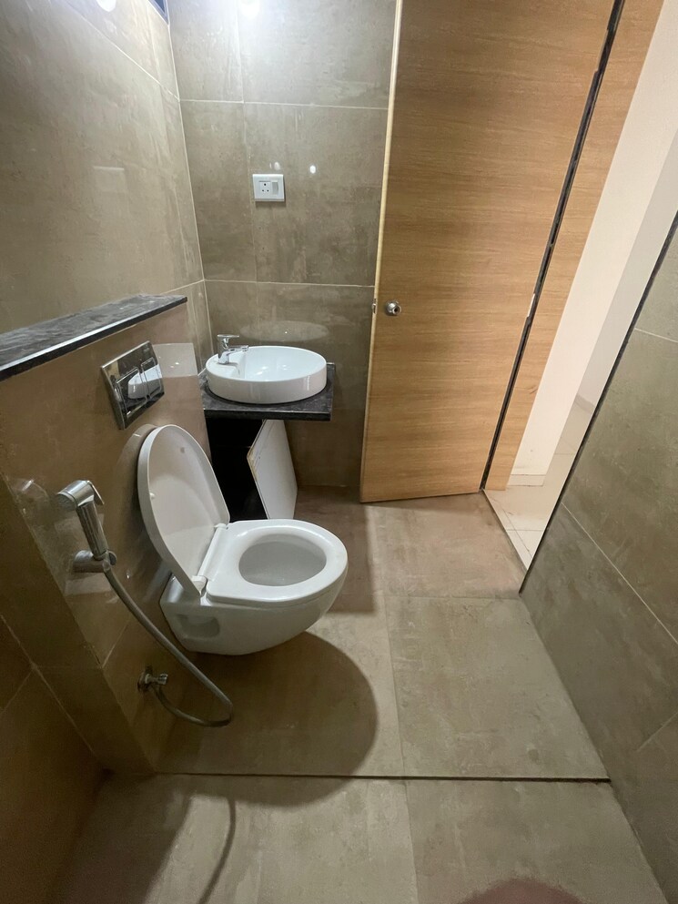 Bathroom, kalpataru-jade-residences 3.5 Bedroom 1910 Sq.Ft. Apartment In Baner Pune 9449623