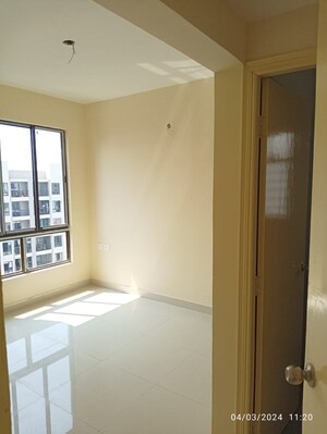 Room in 2 BHK Apartment at PS The 102, Joka – for Rent