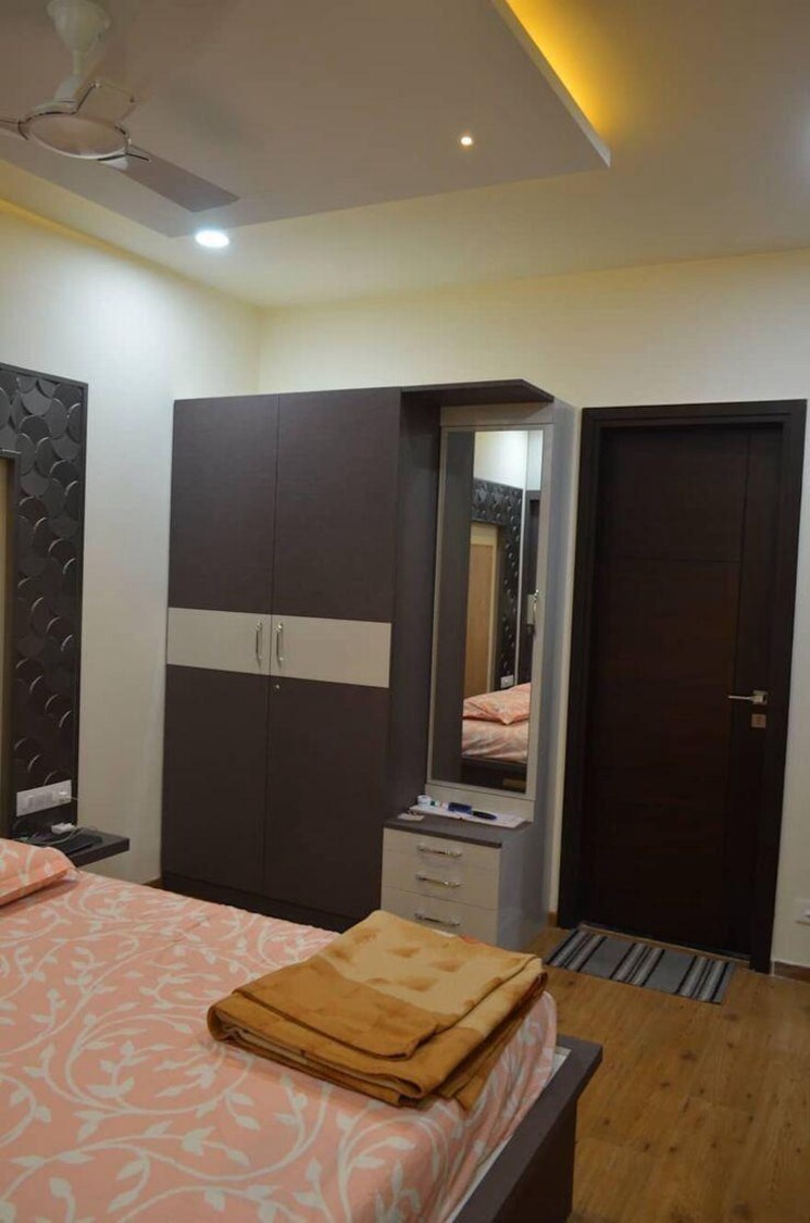 Bedroom, sector 39 6 Bedroom 162 Sq.Yd. Independent House In Sector 39 Noida 9449792