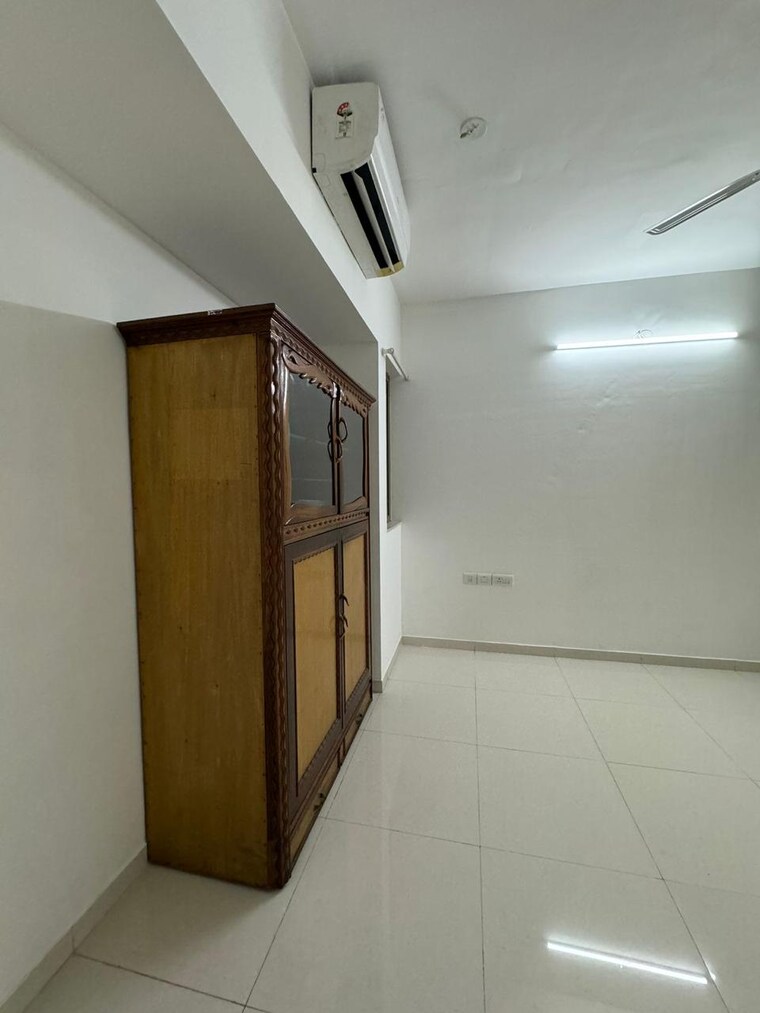 Room, raunak-unnathi-woods-phase-4-and-5 1 Bedroom 370 Sq.Ft. Apartment In Ghodbunder Road Thane 9449793