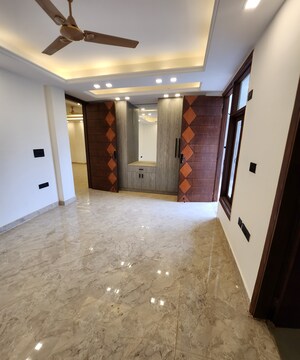 Furnished Amenities in 3 BHK Builder Floor at Saket – for Sale