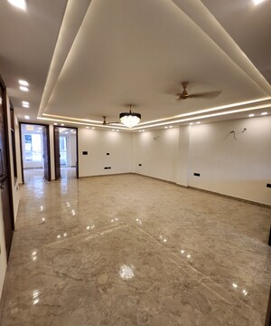 Furnished Amenities in 3 BHK Builder Floor at Saket – for Sale