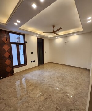 Furnished Amenities in 3 BHK Builder Floor at Saket – for Sale