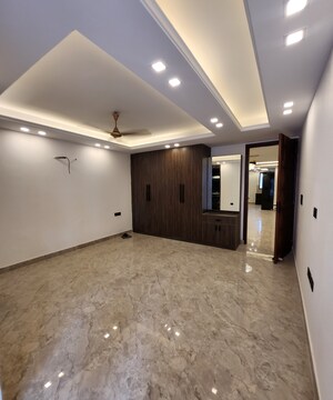 Furnished Amenities in 3 BHK Builder Floor at Saket – for Sale