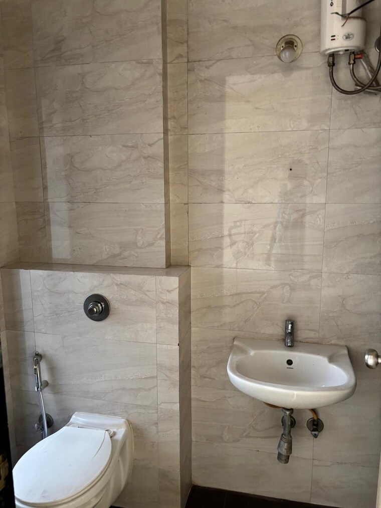 Bathroom, shree-vaishnavi-heights 1 Bedroom 400 Sq.Ft. Apartment In Owale Thane 9449871