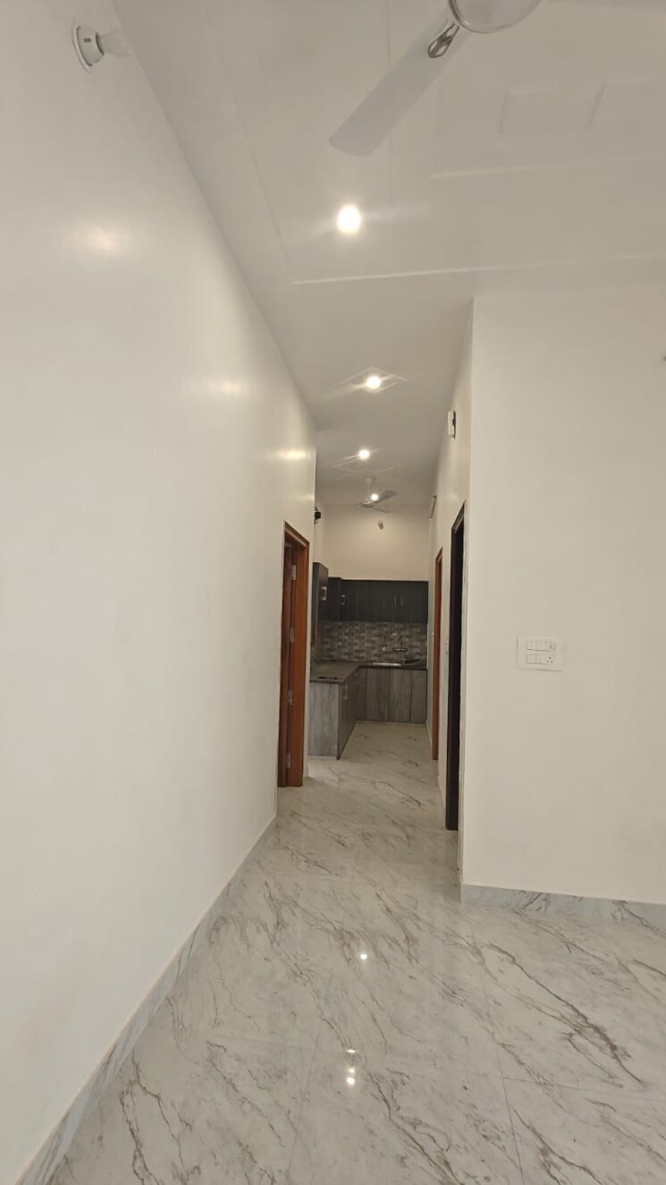 Room, gomti nagar 2 Bedroom 1430 Sq.Ft. Apartment In Gomti Nagar Lucknow 9450002