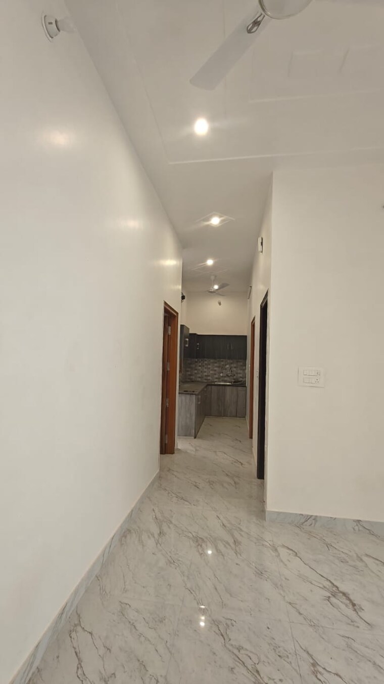 Room, gomti nagar 2 Bedroom 1430 Sq.Ft. Apartment In Gomti Nagar Lucknow 9450002