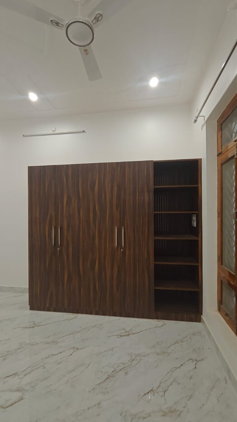 Room, gomti nagar 2 Bedroom 1430 Sq.Ft. Apartment In Gomti Nagar Lucknow 9450002