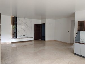 Room in 3 BHK Apartment at Prestige Chalet, Sivanchetti Gardens – for Rent