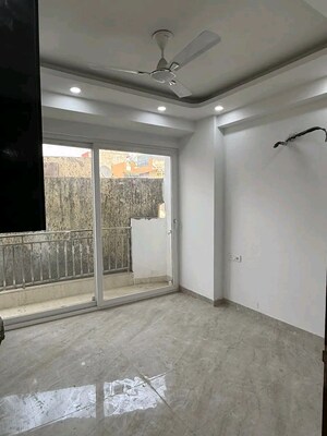 Room in 2 BHK Builder Floor at Chattarpur – for Rent