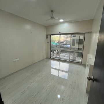 Room in 2 BHK Apartment at SMGK Associate Wood, Jogeshwari West – for Rent