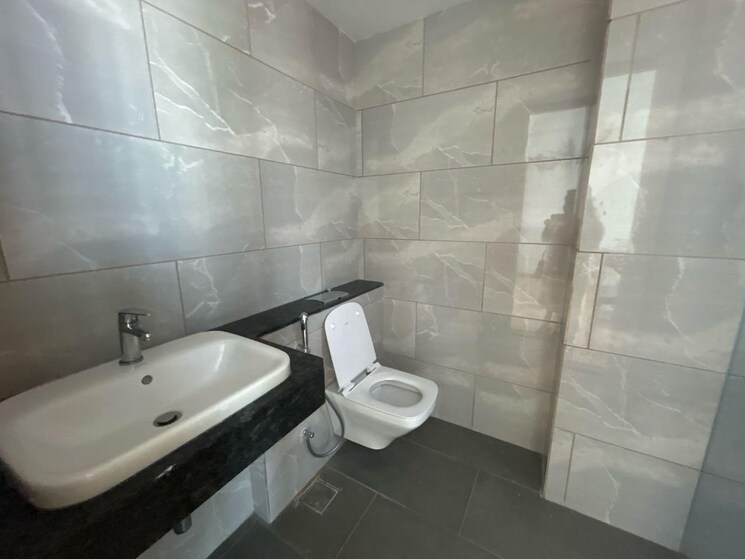 Attached Bathroom, rustomjee-crown 4 Bedroom 2590 Sq.Ft. Apartment In Prabhadevi Mumbai 9450681
