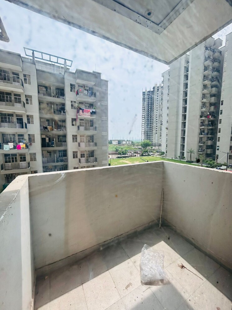 Kitchen, signature-global-signum-107 2 Bedroom 554 Sq.Ft. Apartment In Sector 107 Gurgaon 9450701