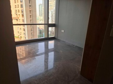 Room in 4 BHK Apartment at Lodha Trump Tower, Worli – for Sale