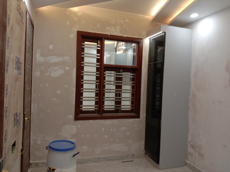 Room, dwarka mor 3 Bedroom 585 Sq.Ft. Builder Floor In Dwarka Mor Delhi 9450961