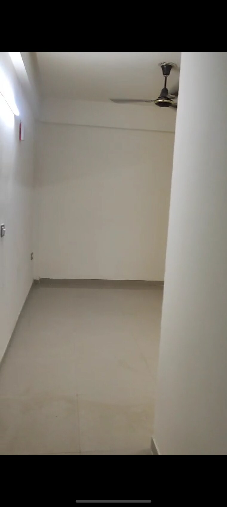 Room, rof-aalayas 3 Bedroom 750 Sq.Ft. Apartment In Sector 102 Gurgaon 9451031