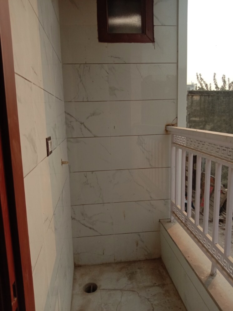Balcony, dwarka mor 3 Bedroom 585 Sq.Ft. Builder Floor In Dwarka Mor Delhi 9450961