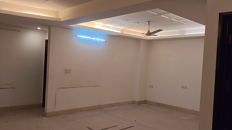 Living Room, model town phase 2 4 Bedroom 2600 Sq.Ft. Builder Floor In Model Town Phase 2 Delhi 9450984