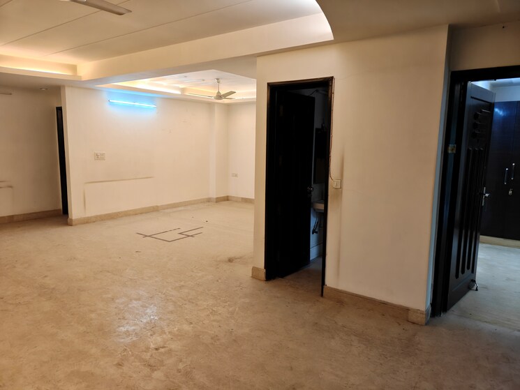 Living Room, model town phase 2 4 Bedroom 2600 Sq.Ft. Builder Floor In Model Town Phase 2 Delhi 9450984