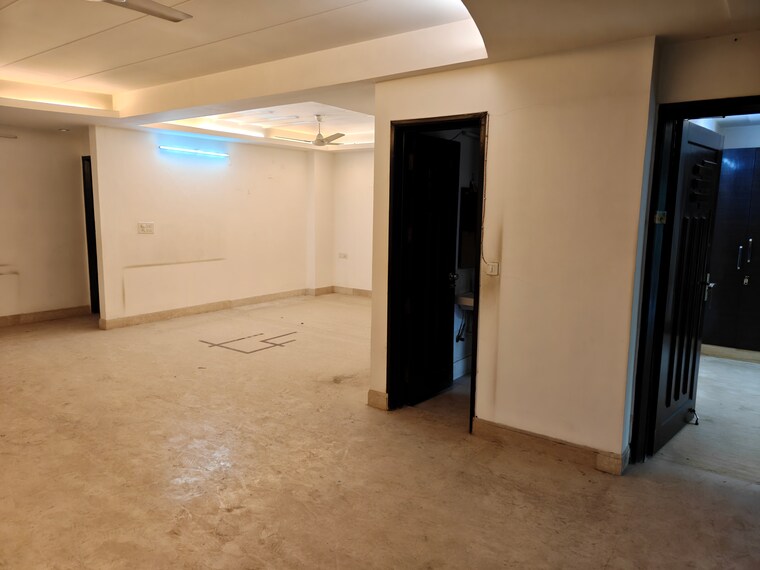 Living Room, model town phase 2 4 Bedroom 2600 Sq.Ft. Builder Floor In Model Town Phase 2 Delhi 9450984