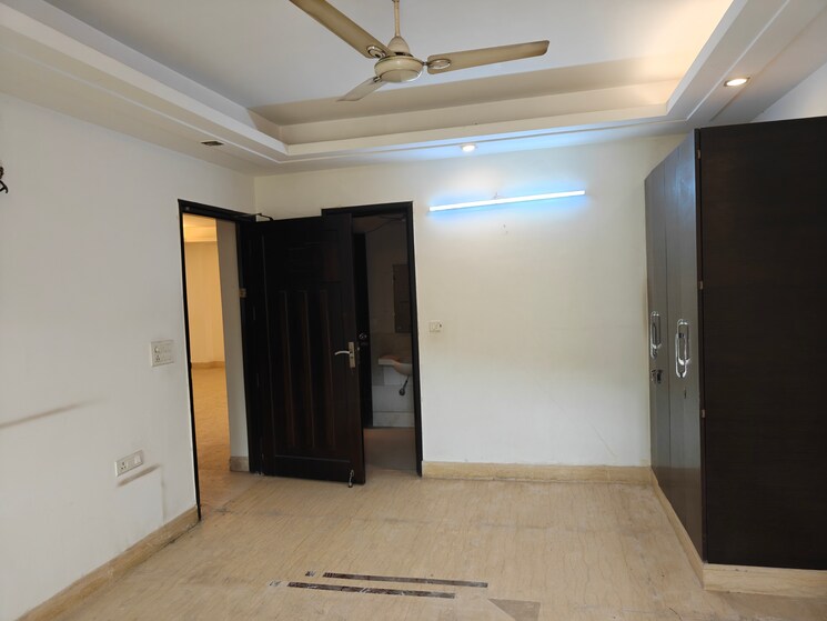 Bedroom, model town phase 2 4 Bedroom 2600 Sq.Ft. Builder Floor In Model Town Phase 2 Delhi 9450984