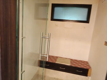 Furnished Amenities in 4 BHK Builder Floor at Model Town Phase 2 – for Sale