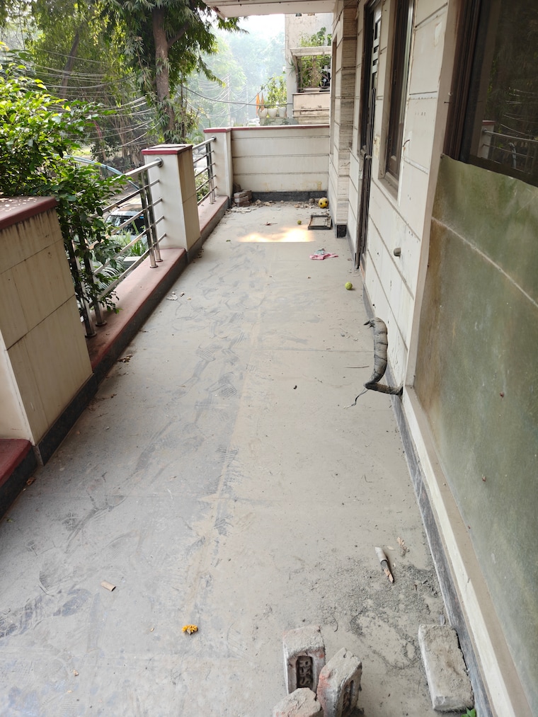 Balcony, model town phase 2 4 Bedroom 2600 Sq.Ft. Builder Floor In Model Town Phase 2 Delhi 9450984