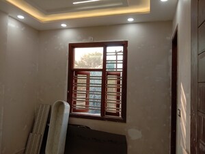 Room in 3 BHK Builder Floor at Dwarka Mor – for Sale