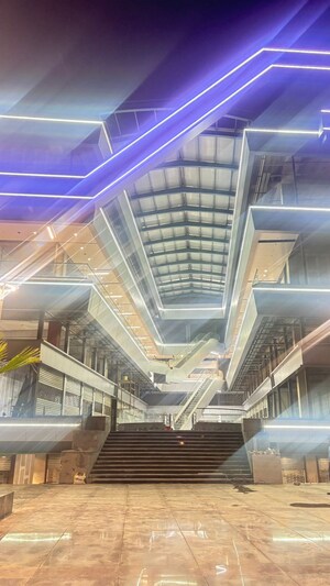 Staircase in  Shop at SKA Arcadia, Wave City – for Sale