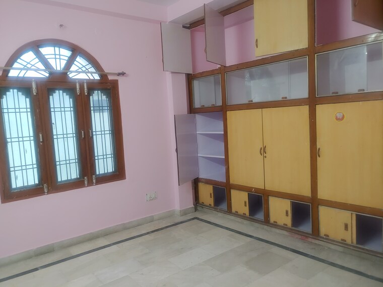 Room, diamond-complex 3 Bedroom 1800 Sq.Ft. Independent House In Triveni Nagar Lucknow 9450993