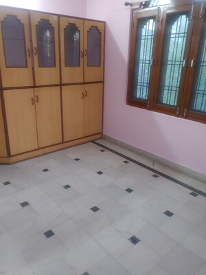 Room in 3 BHK Independent House at Diamond Complex, Triveni Nagar – for Rent