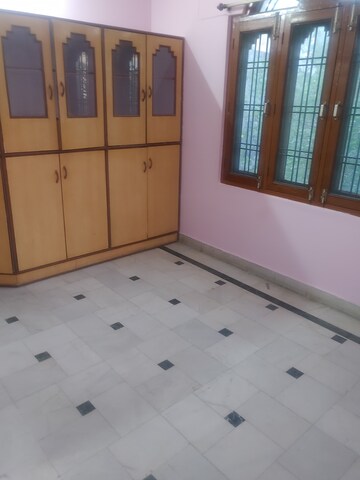 Room in 3 BHK Independent House at Diamond Complex, Triveni Nagar – for Rent