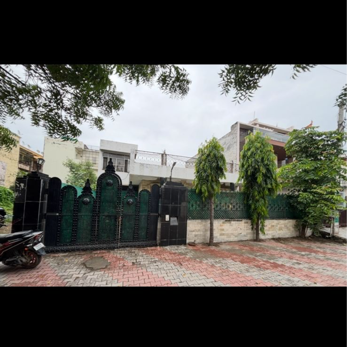 6+ BHK Independent House For Sale in Gee Associates 
