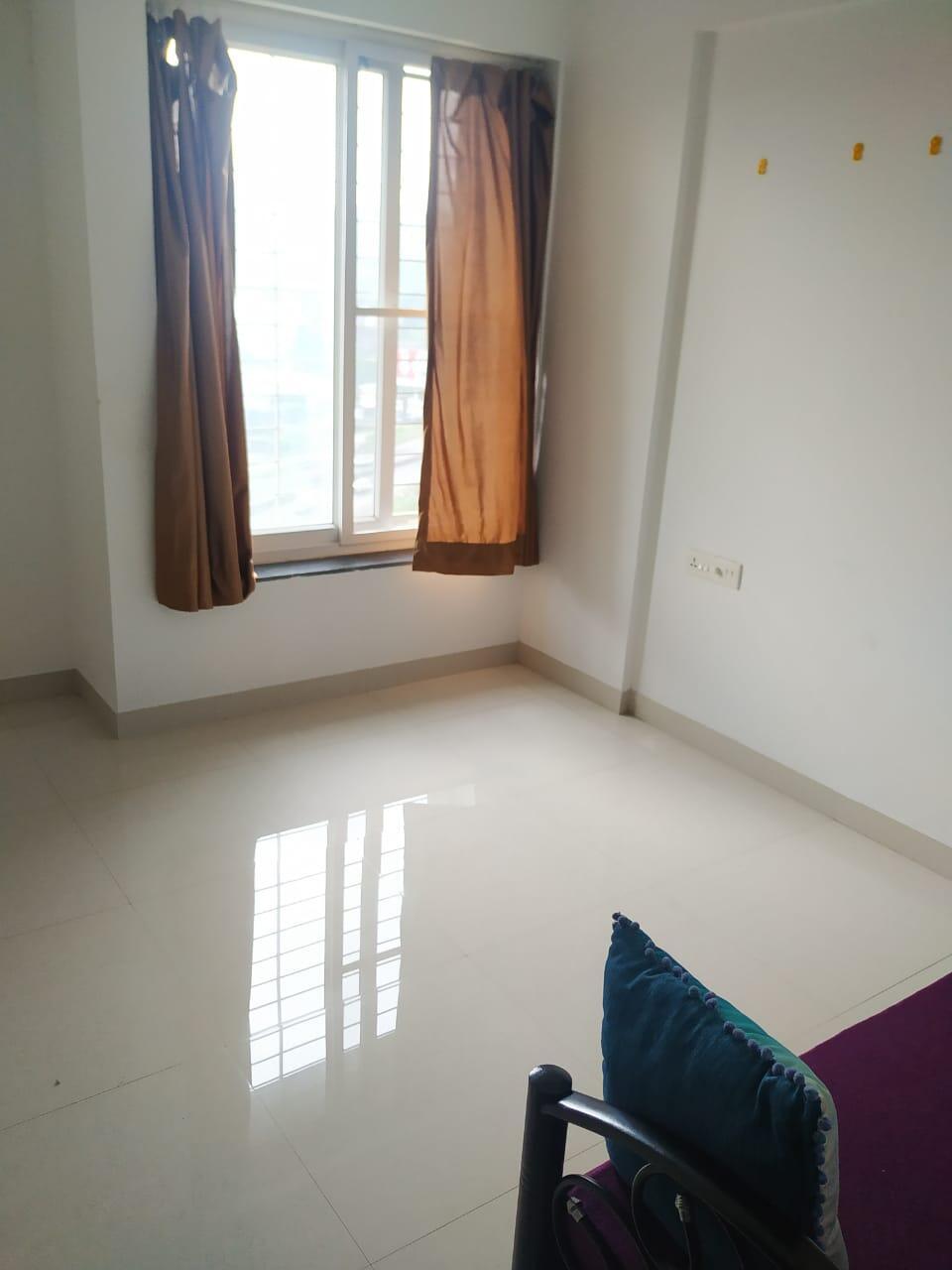 2 BHK + Servant Room Apartment For Rent in Saniket Sunwinds