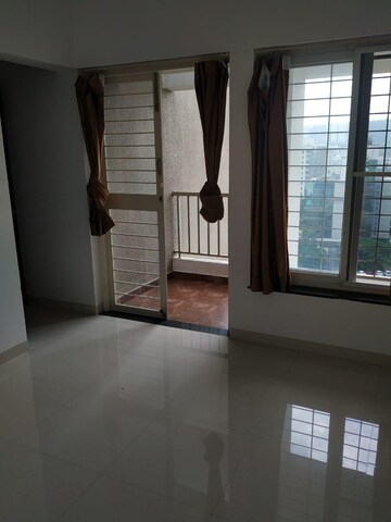 Room in 2 BHK Apartment at Saniket Sunwinds, Bavdhan – for Rent