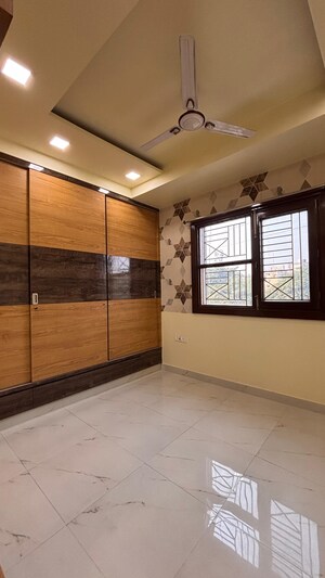 Room in 4 BHK Builder Floor at Niti Khand – for Sale