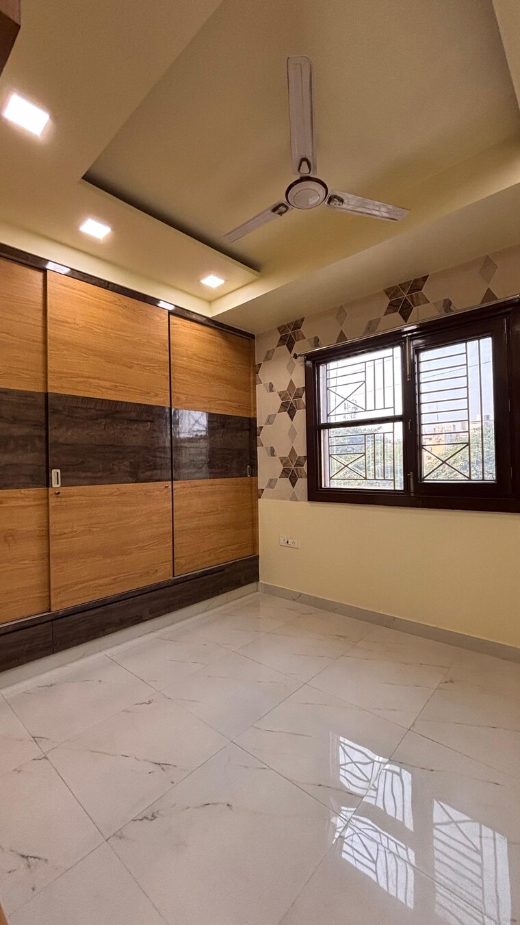 Room, niti khand 4 Bedroom 2300 Sq.Ft. Builder Floor In Niti Khand Ghaziabad 9451241