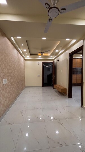 Room in 4 BHK Builder Floor at Niti Khand – for Sale