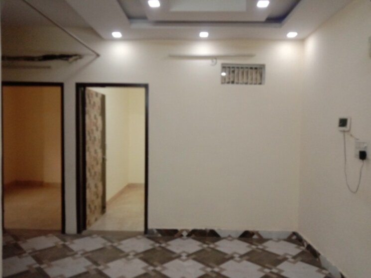 Room, dwarka mor 3 Bedroom 630 Sq.Ft. Builder Floor In Dwarka Mor Delhi 9451278