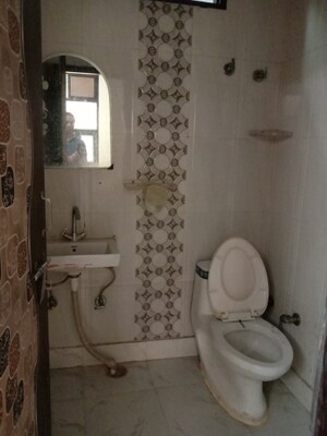 Bathroom in 3 BHK Builder Floor at Dwarka Mor – for Rent