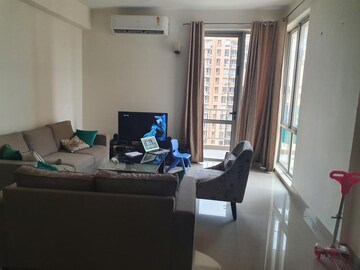Team Area in 3 BHK Apartment at Unitech The Close North, Sector 50 – for Rent