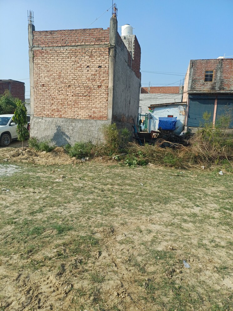 Garden, palla  79 Sq.Yd. Plot In Palla Faridabad 9451297