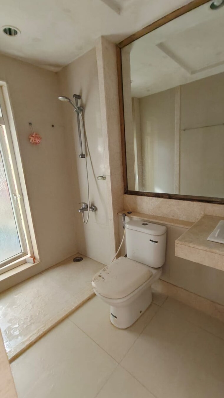 Bathroom, hiranandani-estate-palomera 2 Bedroom 999 Sq.Ft. Apartment In Ghodbunder Road Thane 9451350